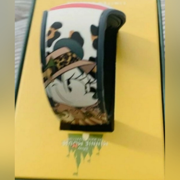 🤩🤩SOLD🤩🤩Disney MMMA magic bands Jungle Cruise Brand New - Picture 3 of 3